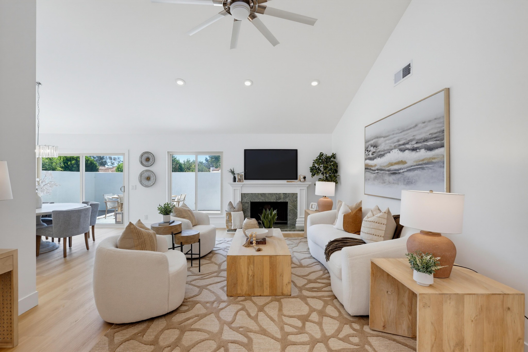 Virtual tour photo 11 of 92 for 31911 Via Flores #27