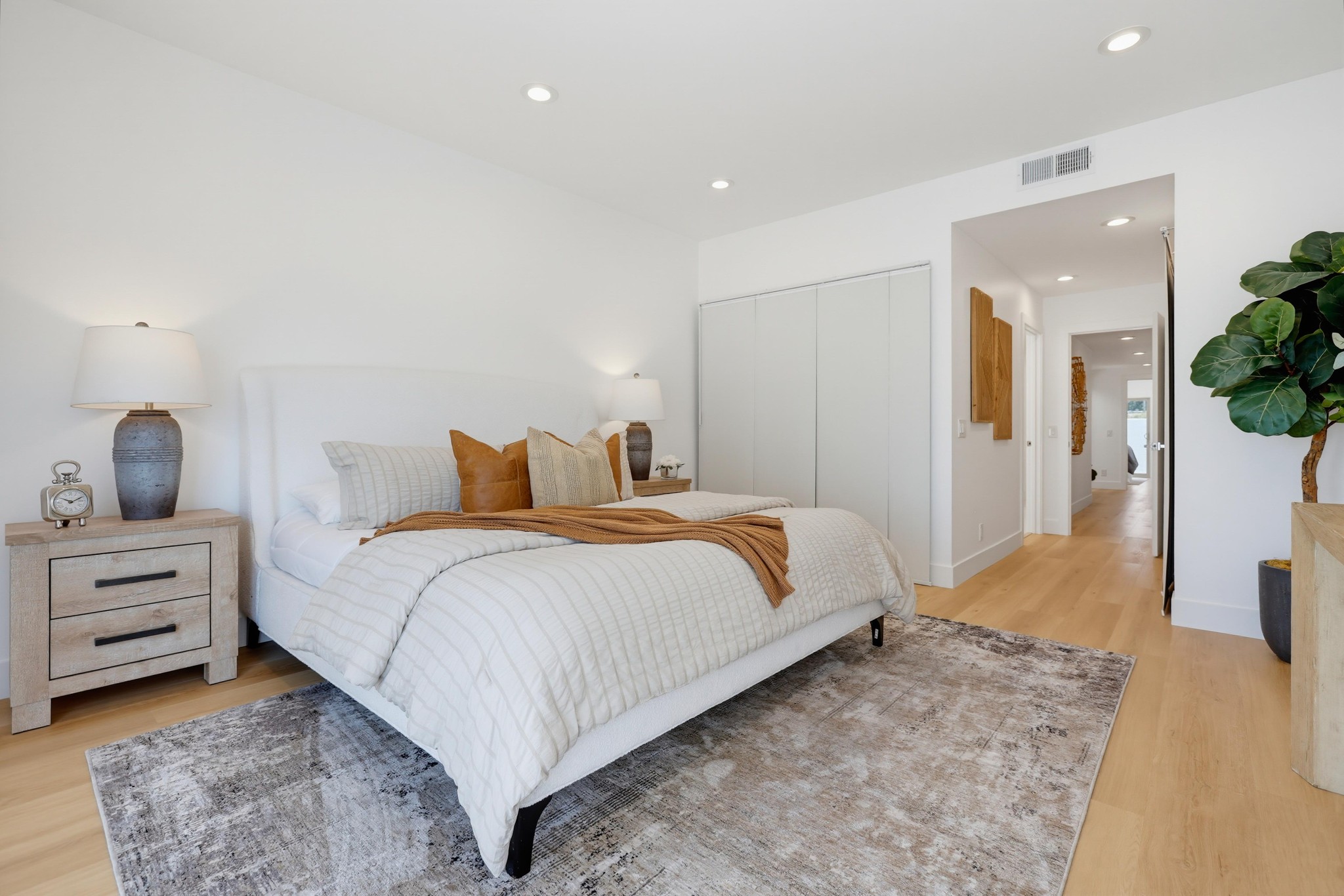 Virtual tour photo 40 of 92 for 31911 Via Flores #27