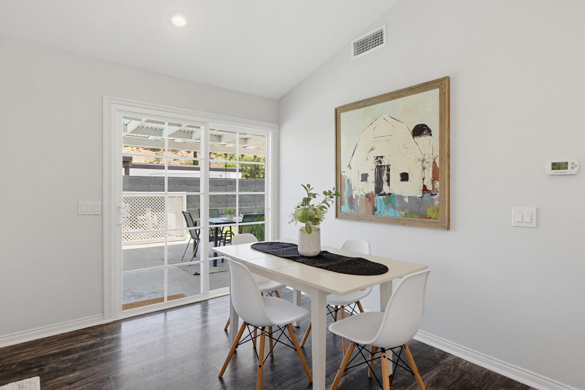 Virtual tour photo 12 of 100 for 320 James St