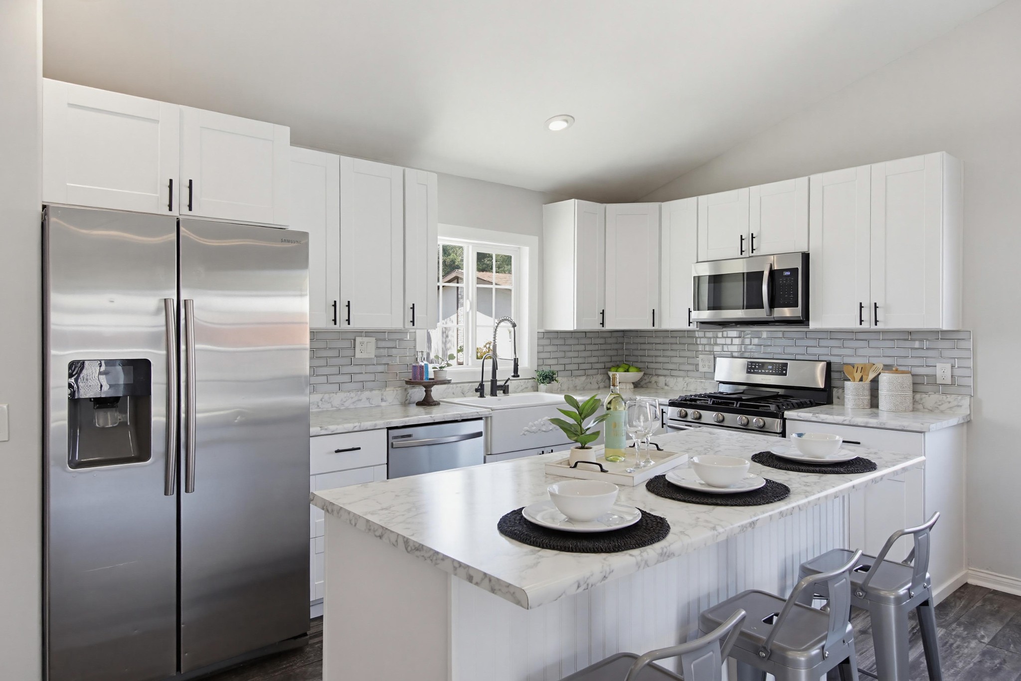 Virtual tour photo 14 of 100 for 320 James St