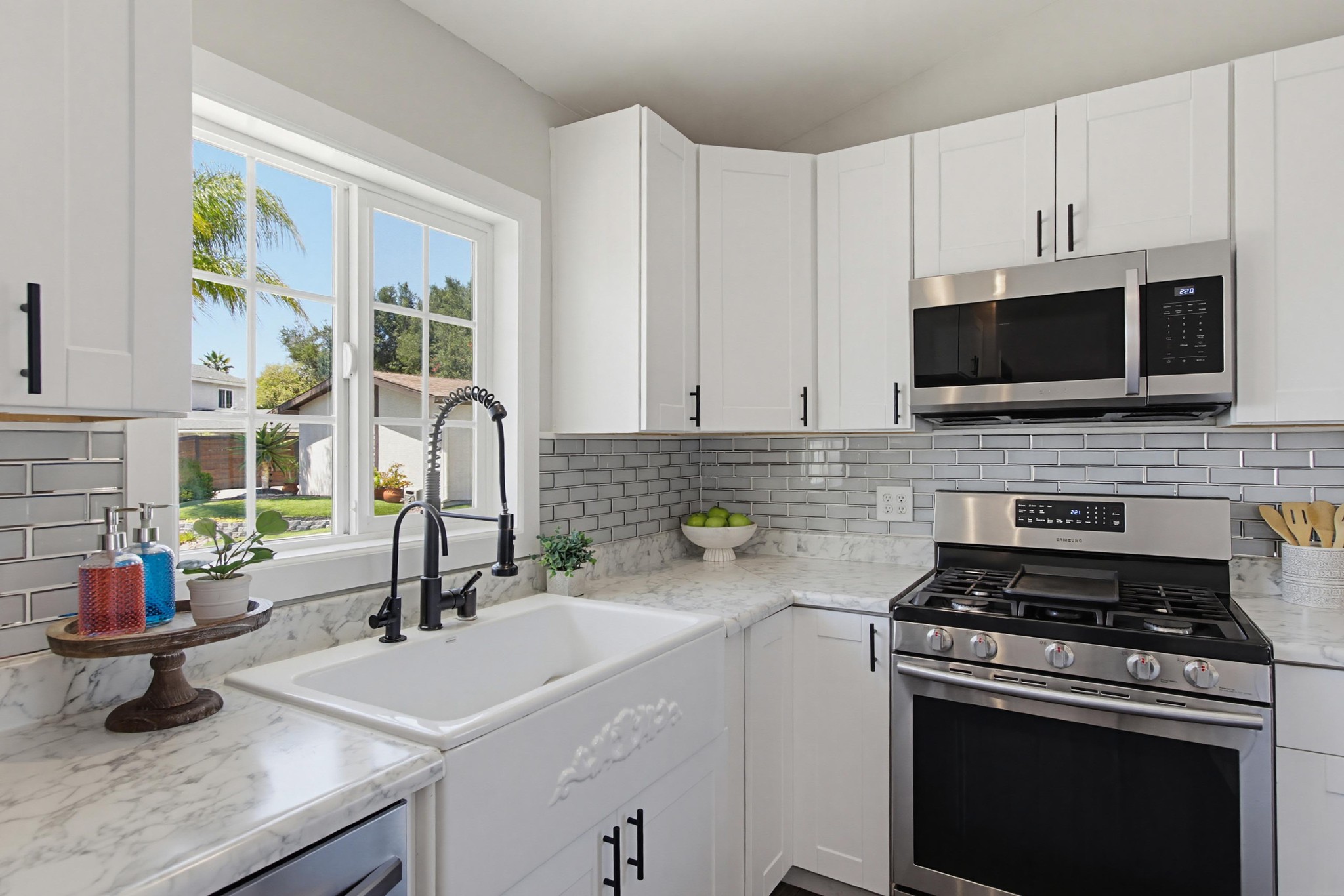 Virtual tour photo 17 of 100 for 320 James St