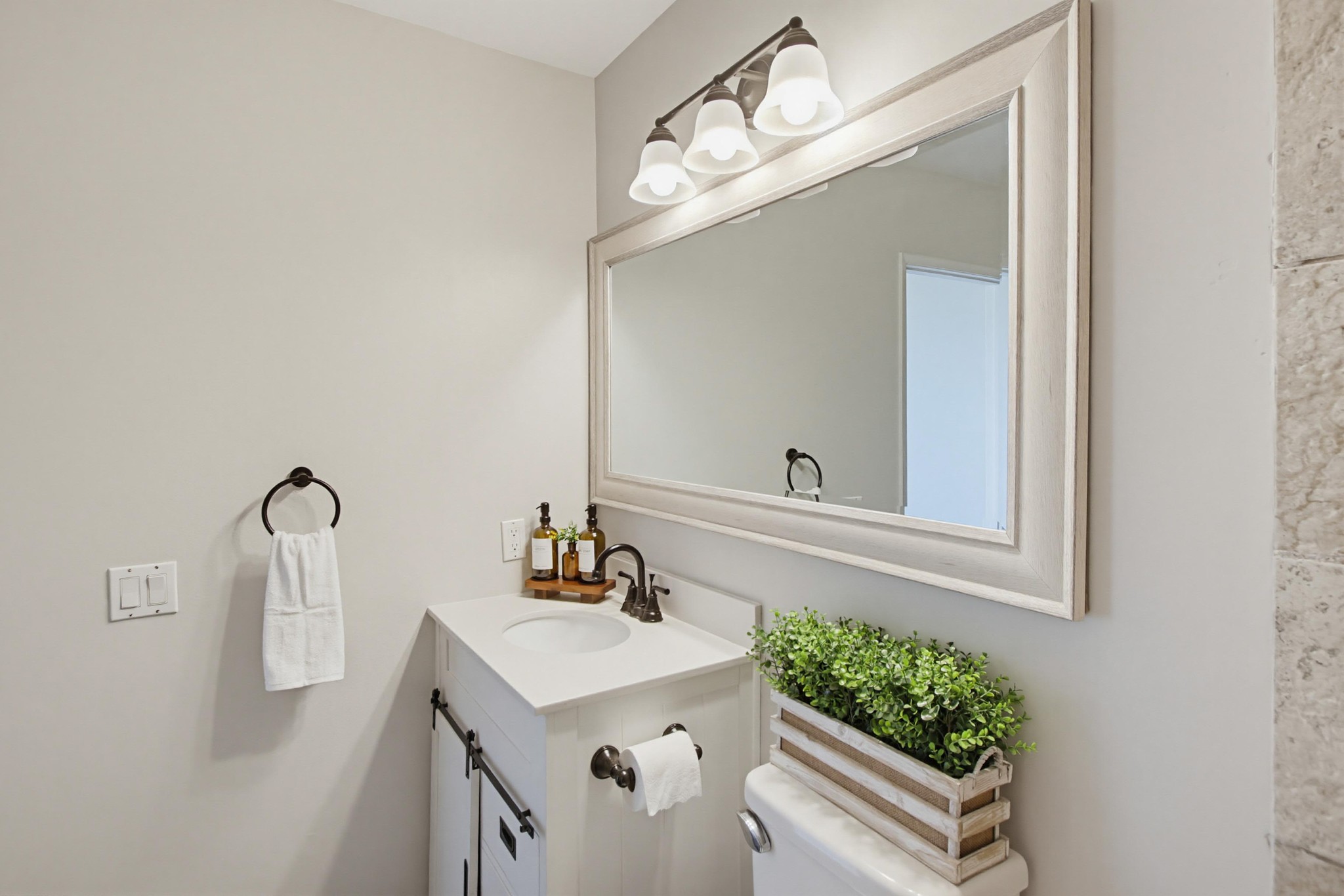 Virtual tour photo 21 of 100 for 320 James St