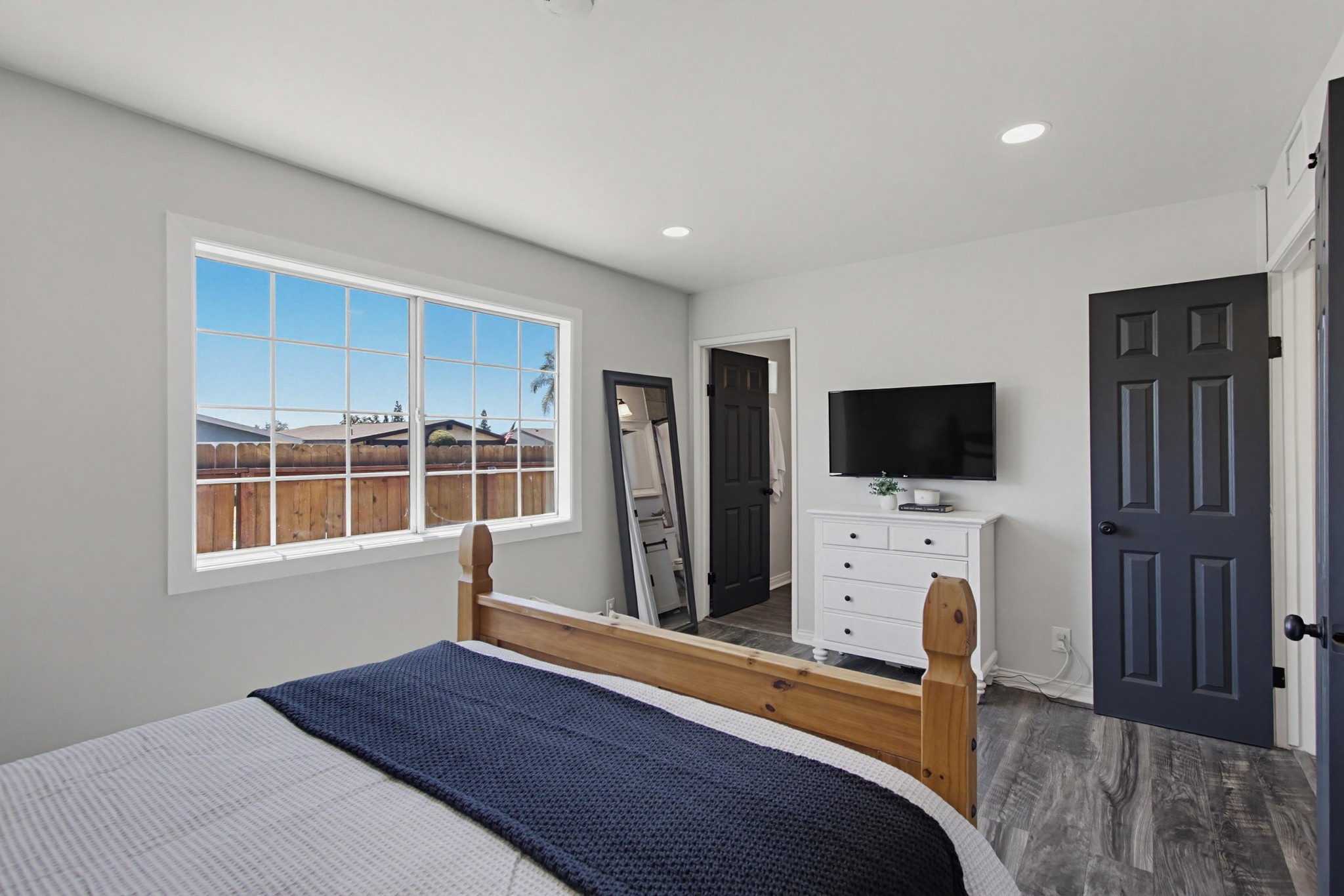 Virtual tour photo 23 of 100 for 320 James St