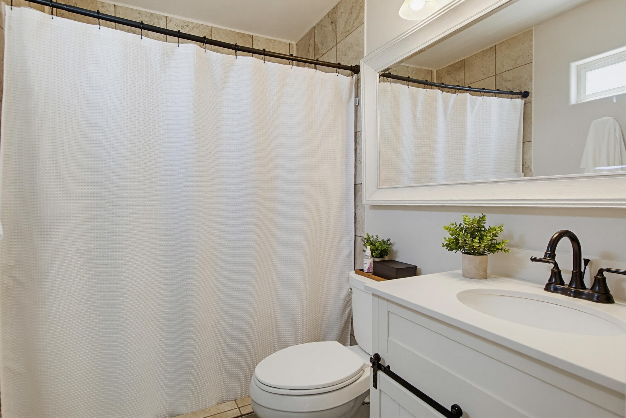 Virtual tour photo 27 of 100 for 320 James St