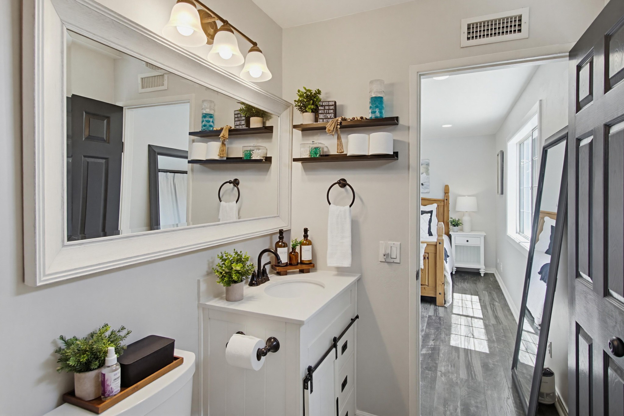 Virtual tour photo 30 of 100 for 320 James St
