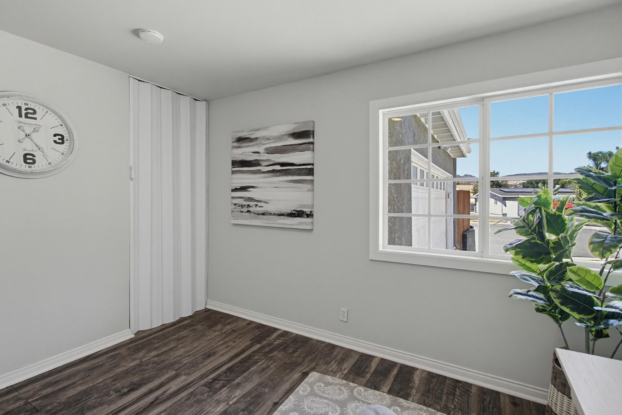 Virtual tour photo 31 of 100 for 320 James St