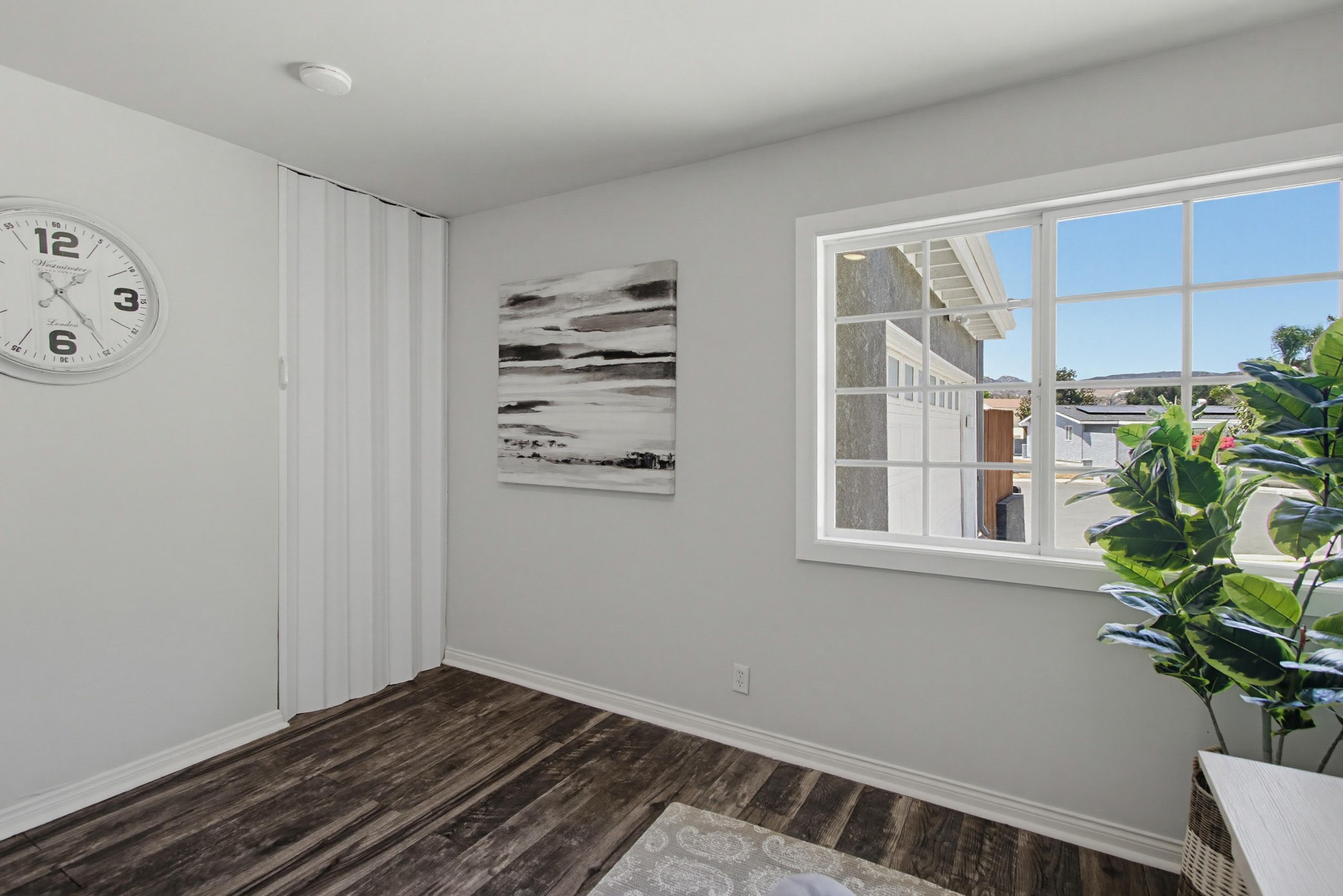 Virtual tour photo 32 of 100 for 320 James St