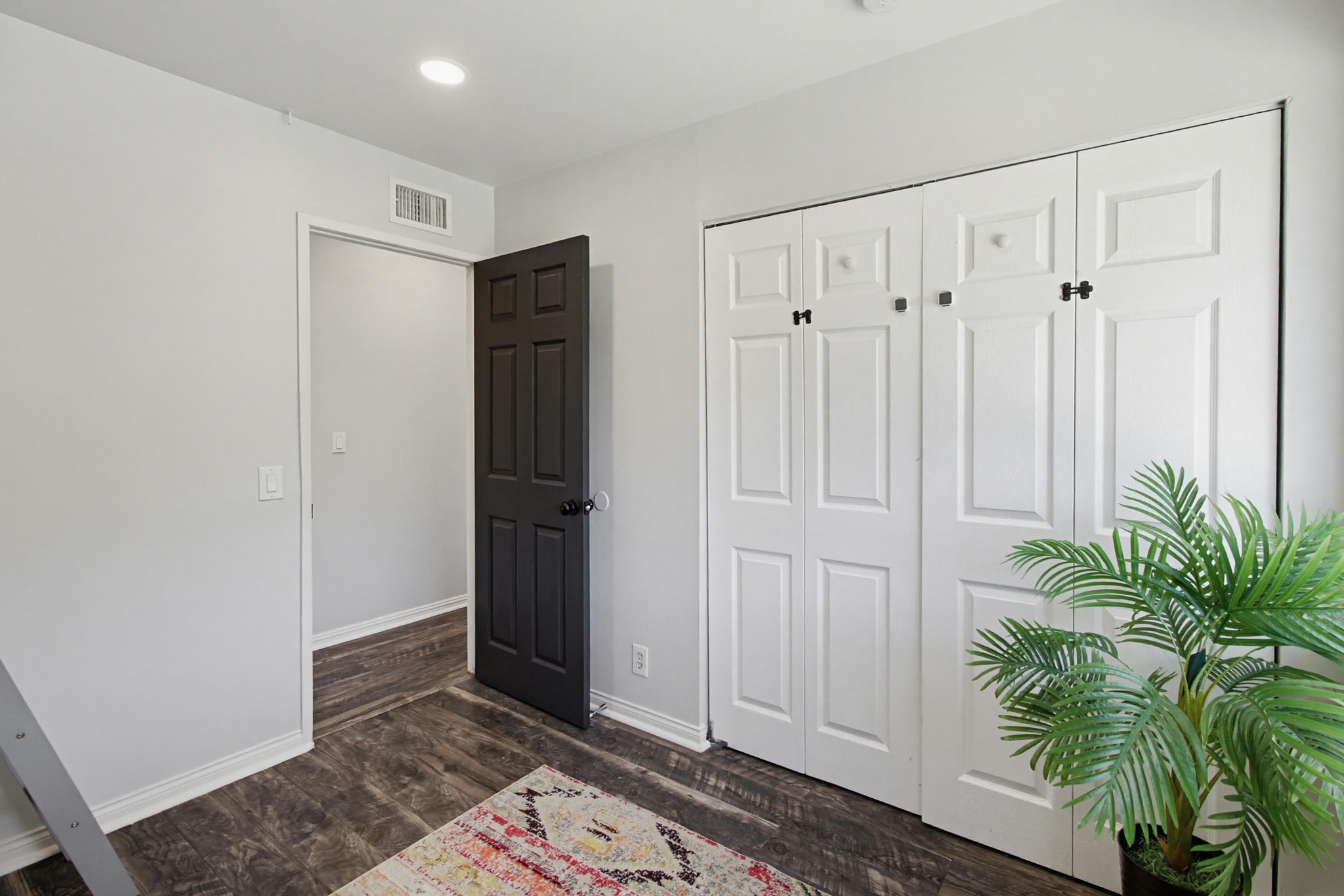 Virtual tour photo 35 of 100 for 320 James St