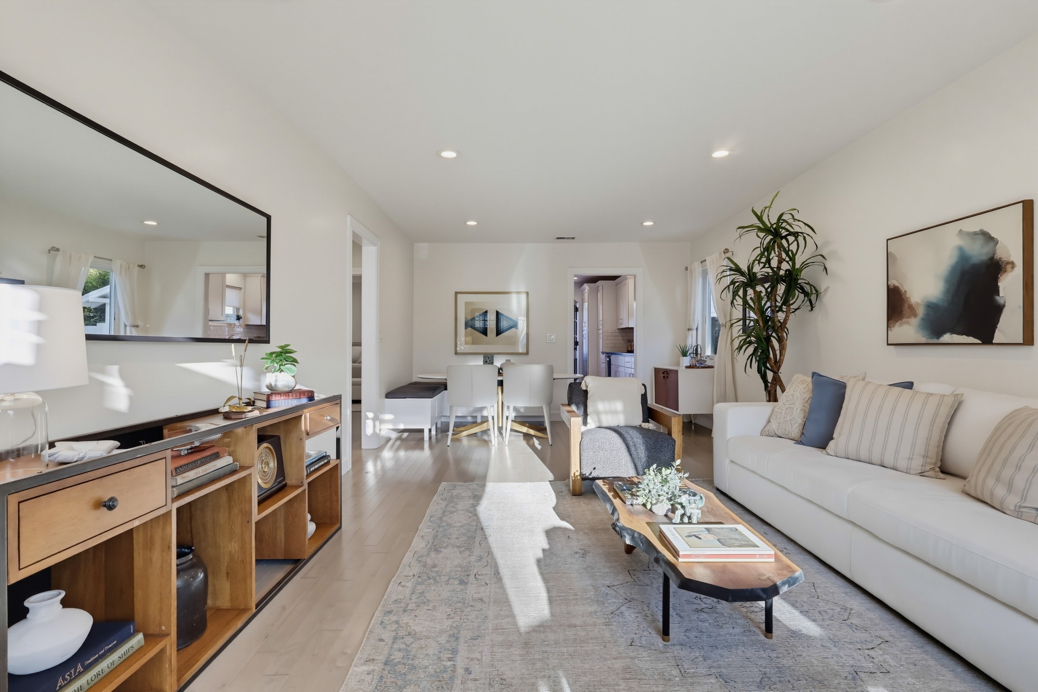 Virtual tour photo 7 of 62 for 320 St Joseph Ave