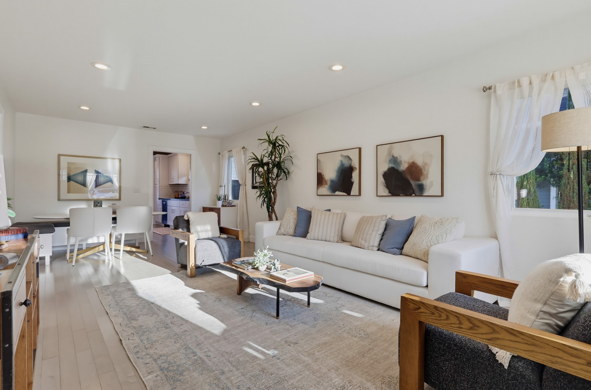 Virtual tour photo 8 of 62 for 320 St Joseph Ave