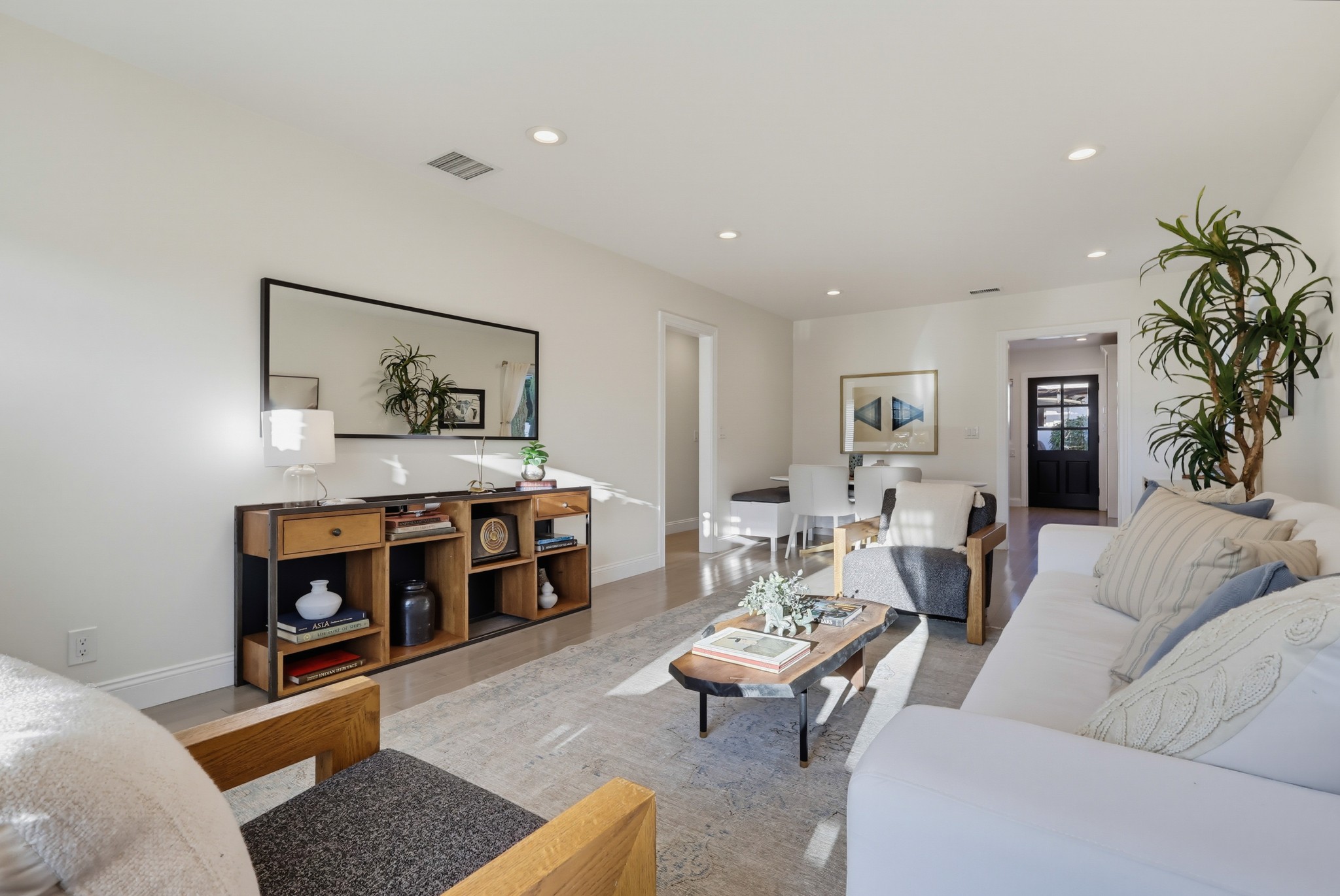 Virtual tour photo 9 of 62 for 320 St Joseph Ave