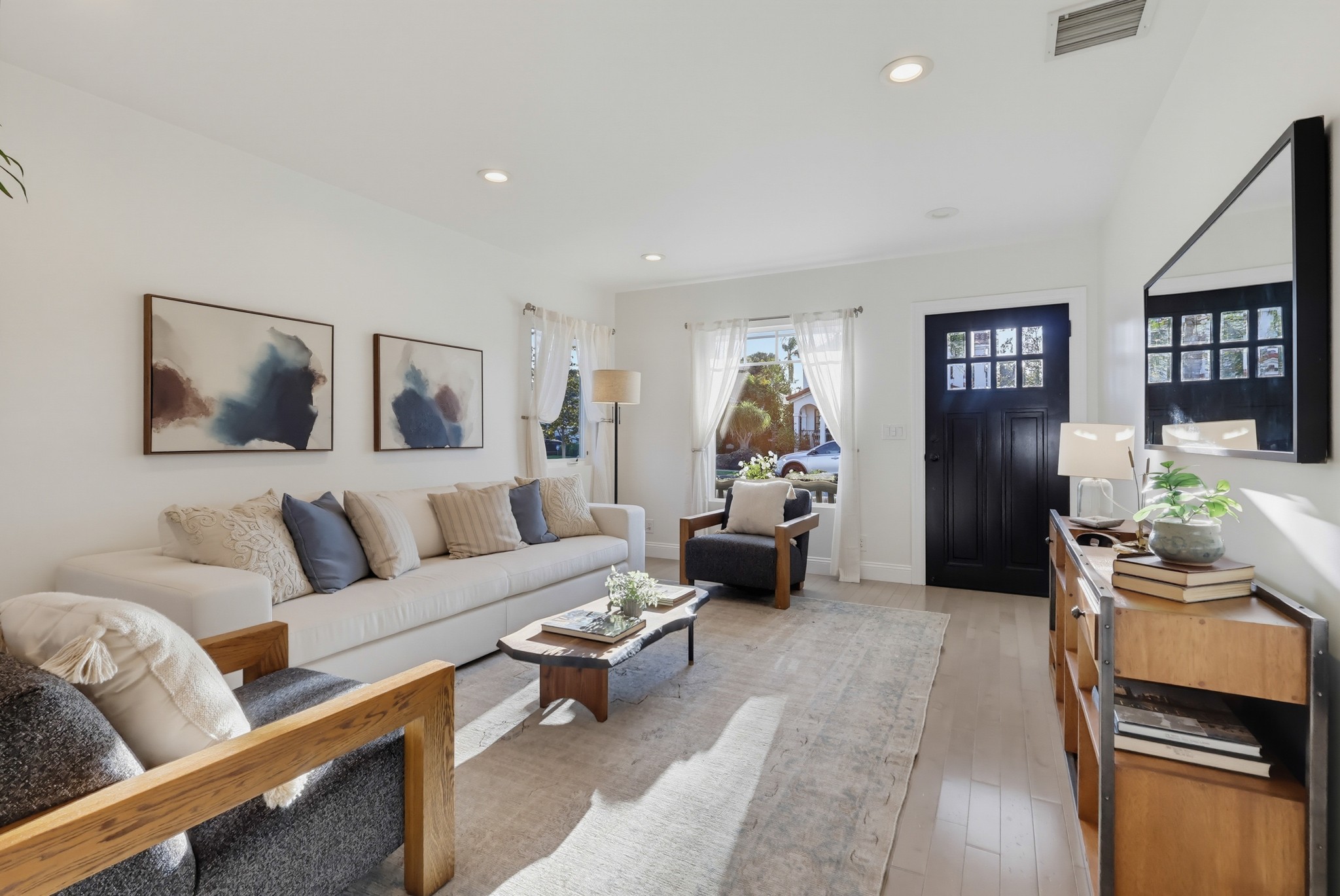 Virtual tour photo 10 of 62 for 320 St Joseph Ave