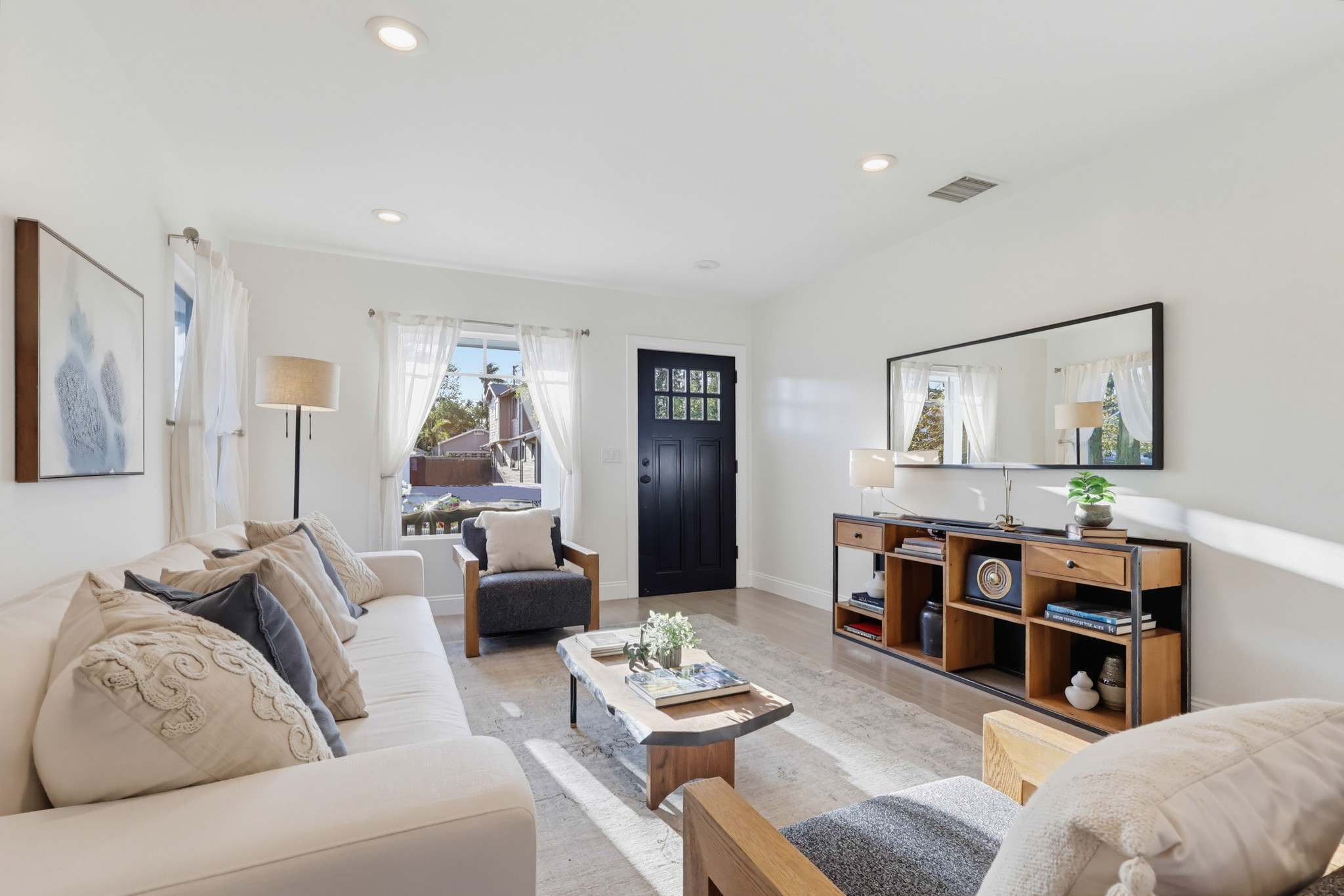Virtual tour photo 11 of 62 for 320 St Joseph Ave