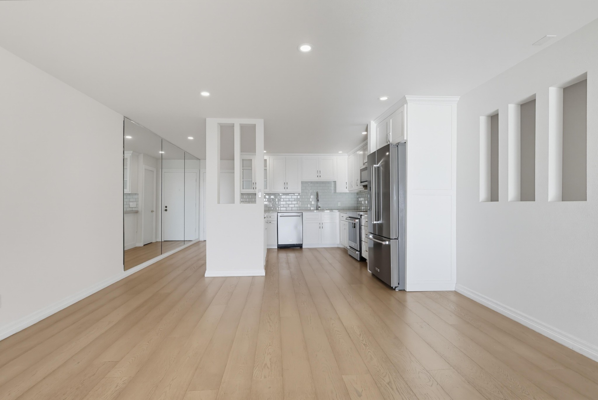 Virtual tour photo 12 of 60 for 3200 La Rotonda Dr Unit 205