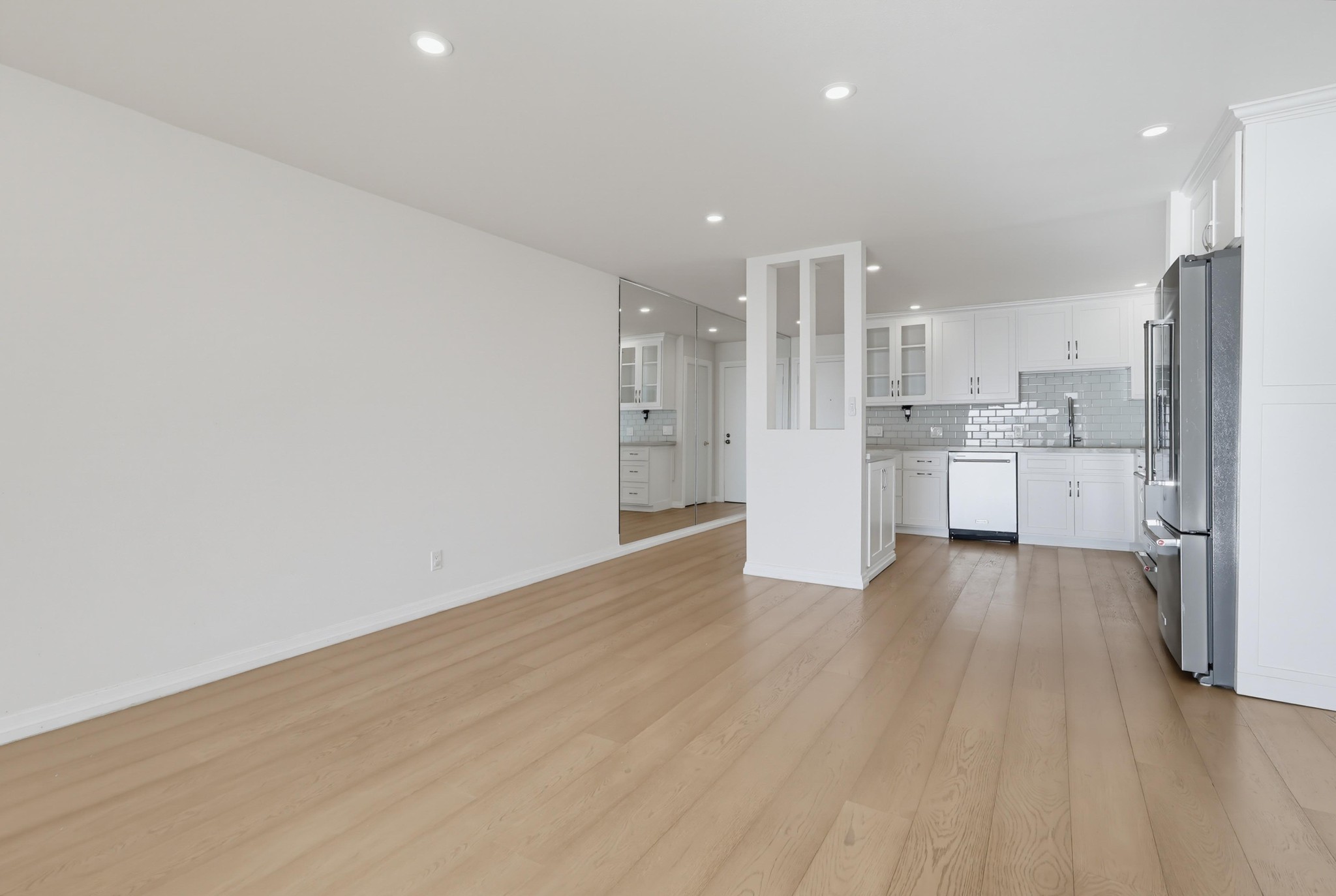 Virtual tour photo 13 of 60 for 3200 La Rotonda Dr Unit 205