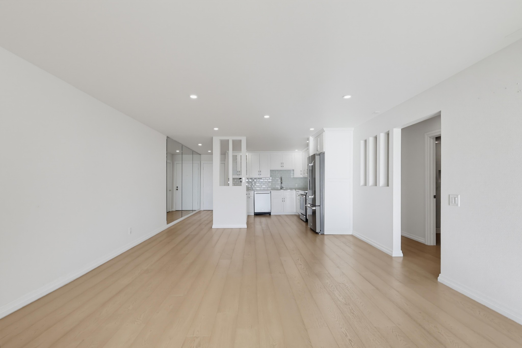 Virtual tour photo 21 of 60 for 3200 La Rotonda Dr Unit 205