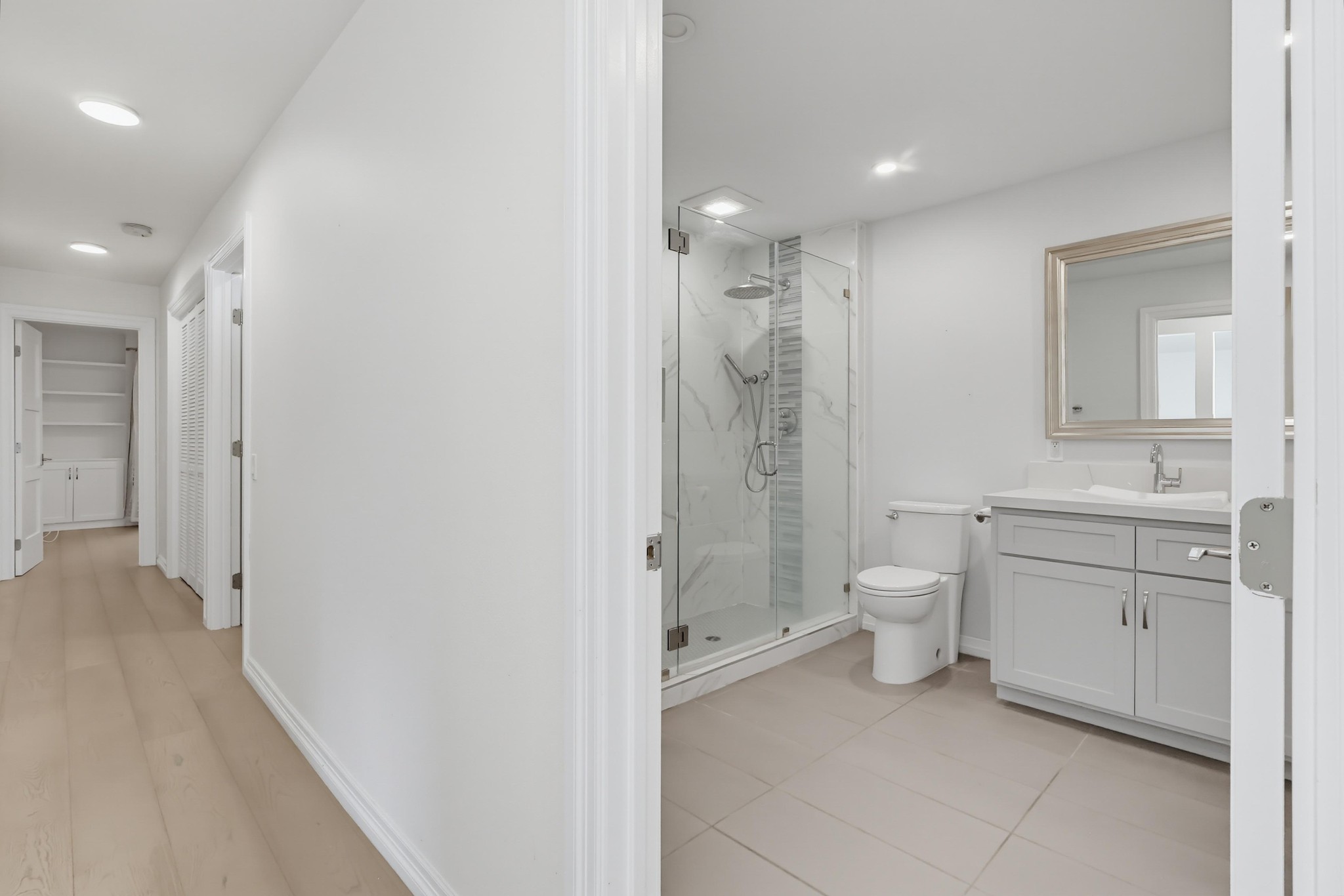 Virtual tour photo 29 of 60 for 3200 La Rotonda Dr Unit 205
