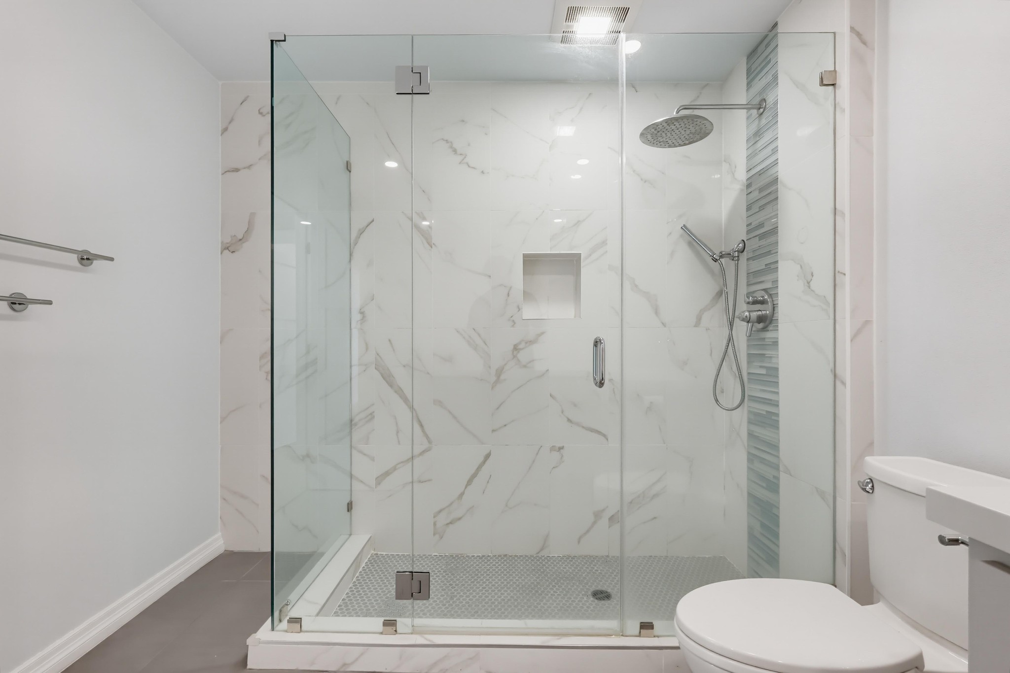 Virtual tour photo 32 of 60 for 3200 La Rotonda Dr Unit 205