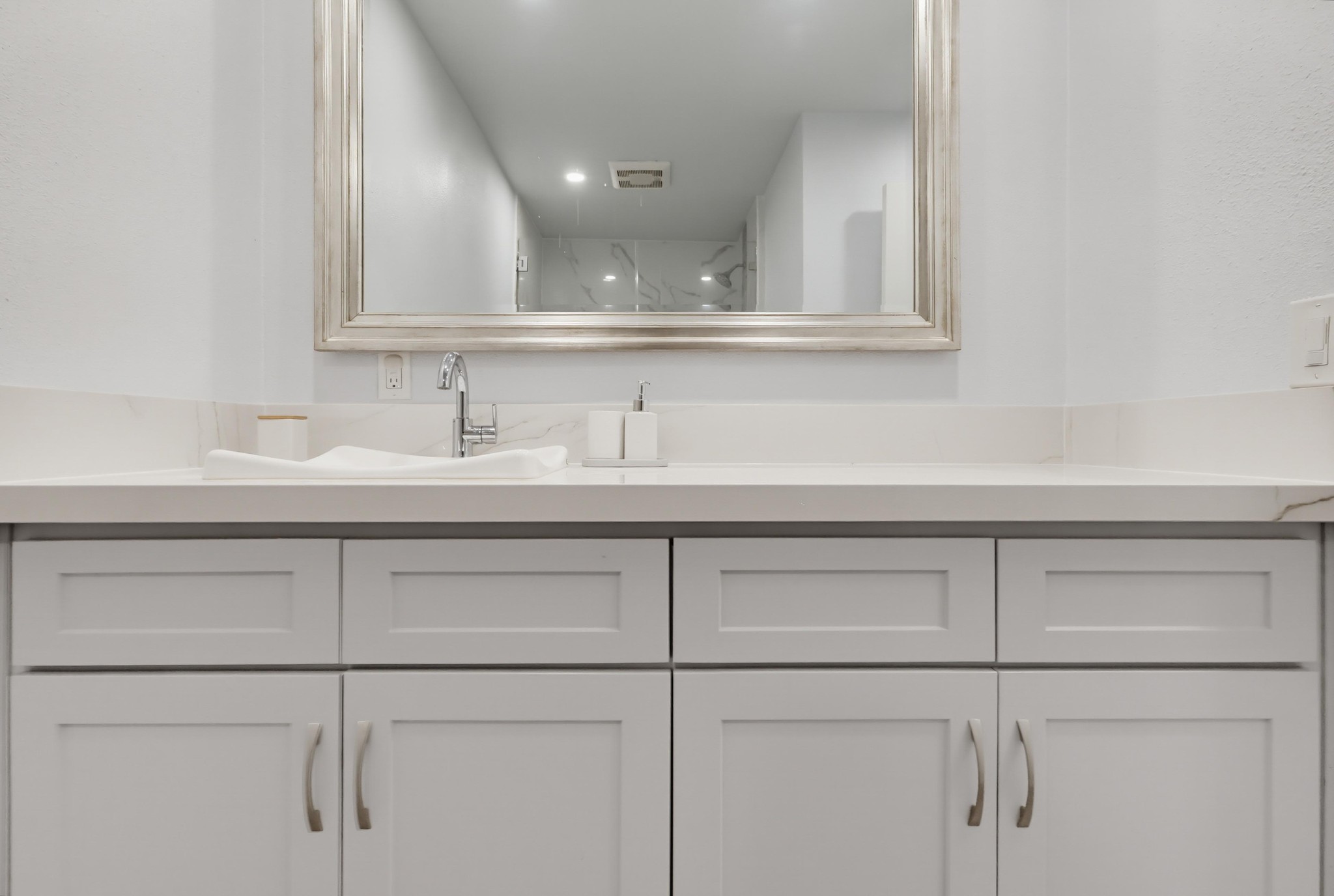 Virtual tour photo 37 of 60 for 3200 La Rotonda Dr Unit 205
