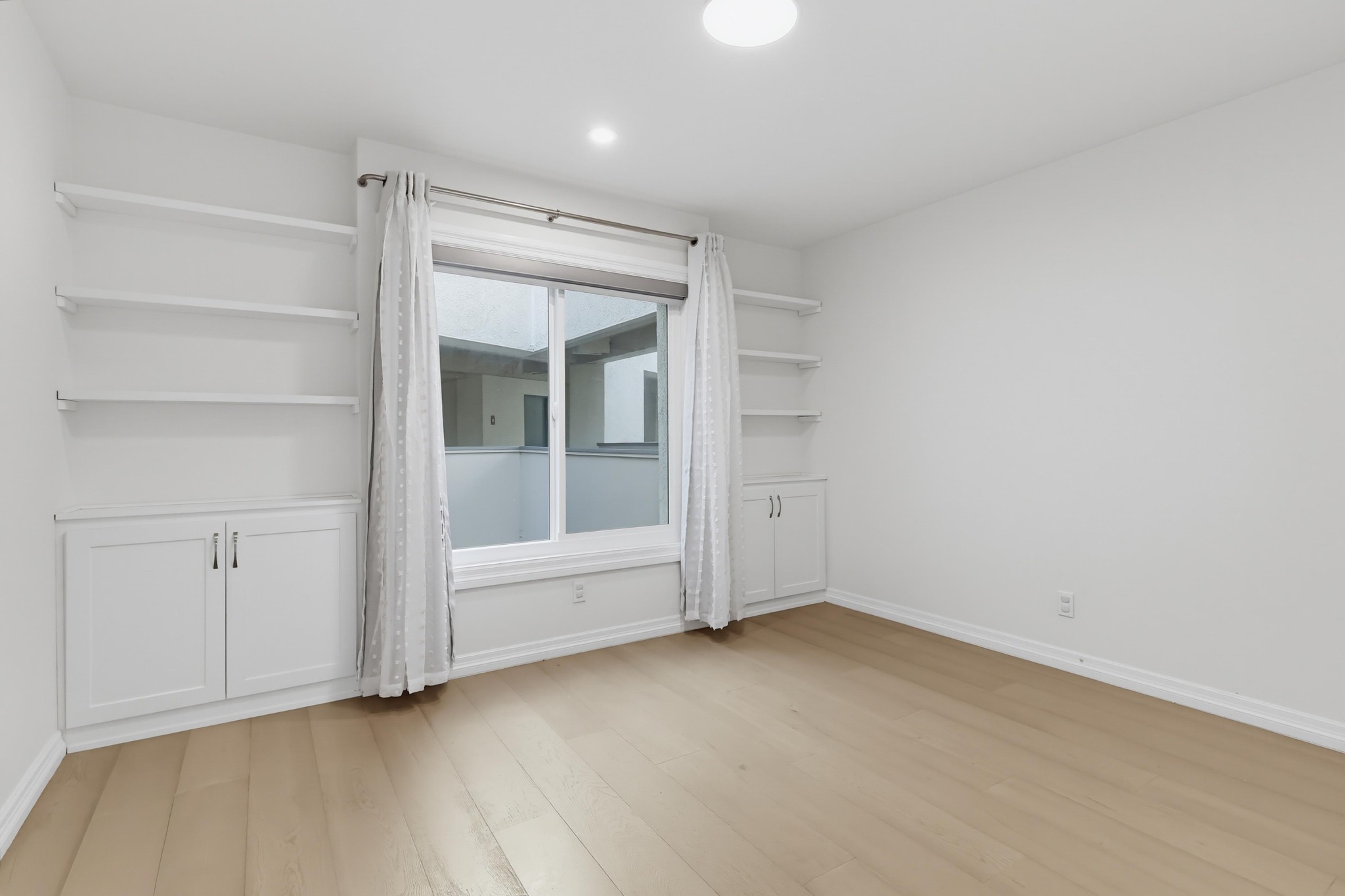 Virtual tour photo 40 of 60 for 3200 La Rotonda Dr Unit 205