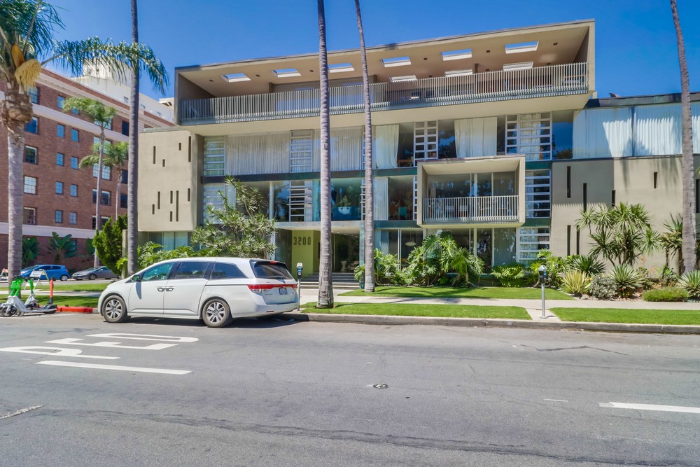 Virtual tour photo 3 of 24 for 3200 Sixth Ave