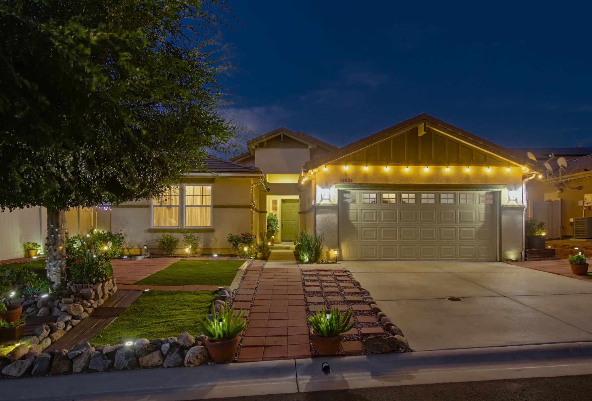 Virtual tour photo 1 of 100 for 32024 Evening Primrose Trail