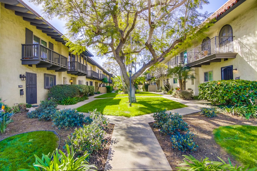 Virtual tour photo 4 of 57 for 3204 Loma Riviera Dr