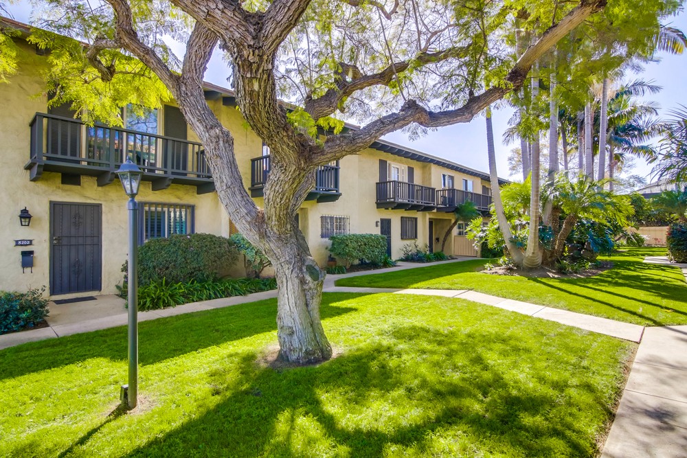 Virtual tour photo 5 of 57 for 3204 Loma Riviera Dr