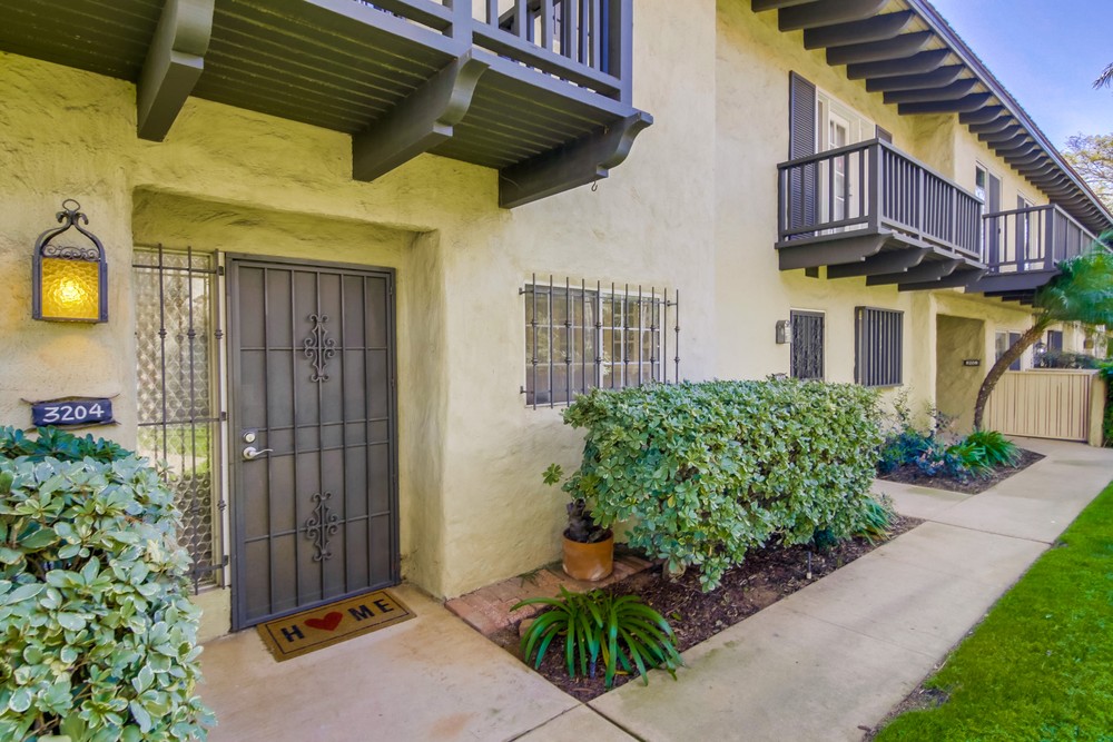 Virtual tour photo 10 of 57 for 3204 Loma Riviera Dr