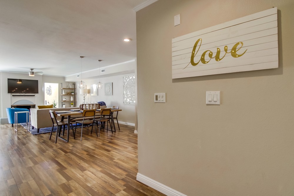 Virtual tour photo 11 of 57 for 3204 Loma Riviera Dr