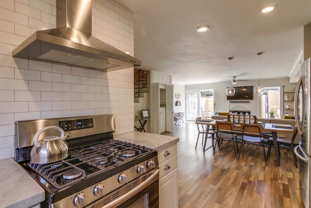 Virtual tour photo 31 of 57 for 3204 Loma Riviera Dr