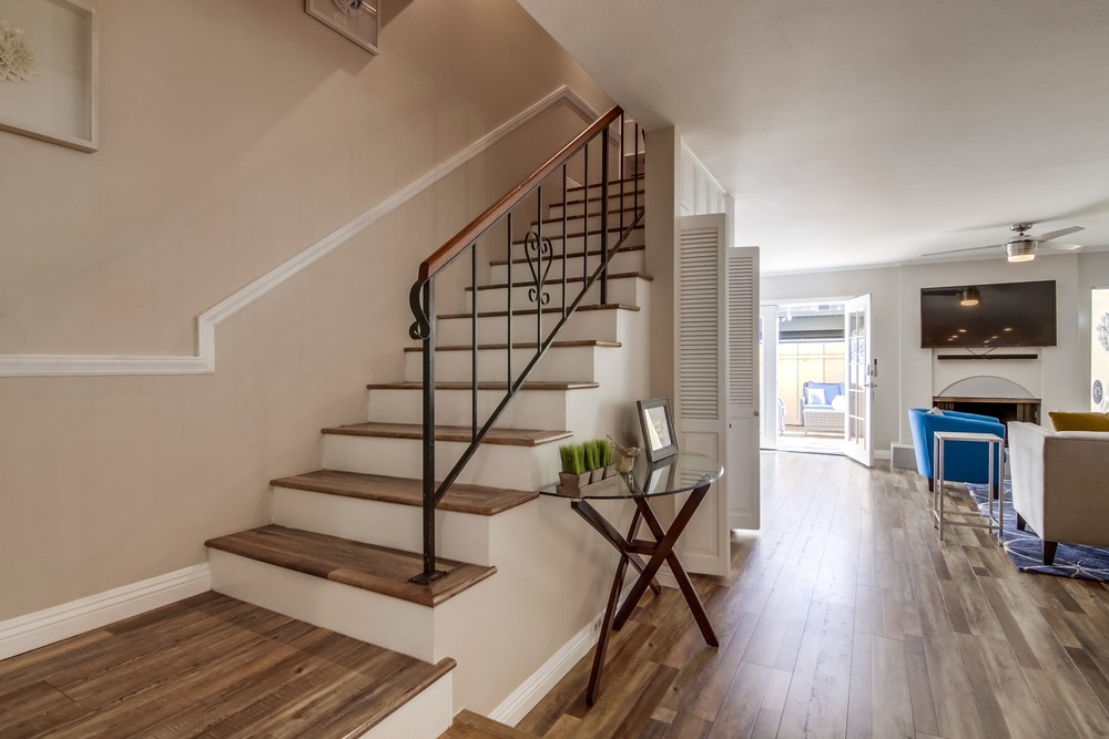 Virtual tour photo 34 of 57 for 3204 Loma Riviera Dr