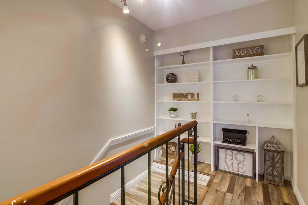 Virtual tour photo 36 of 57 for 3204 Loma Riviera Dr