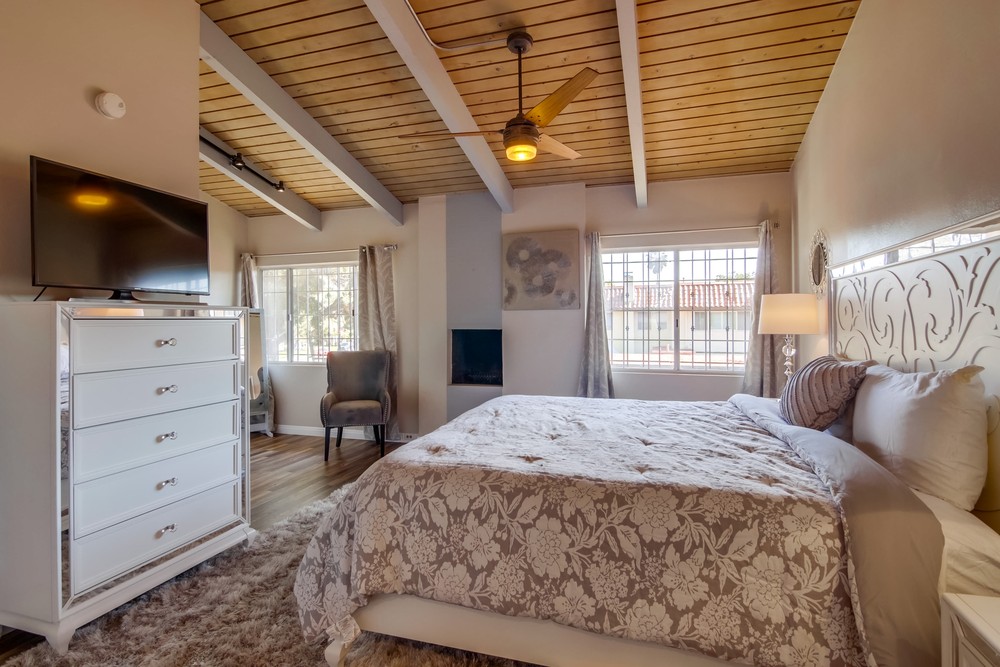 Virtual tour photo 38 of 57 for 3204 Loma Riviera Dr