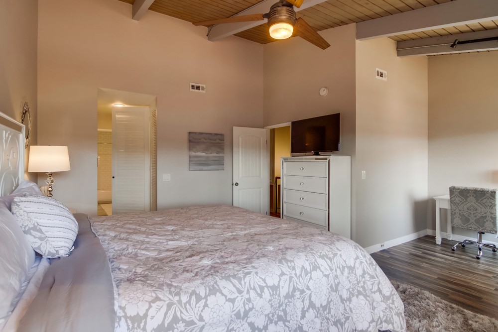 Virtual tour photo 40 of 57 for 3204 Loma Riviera Dr