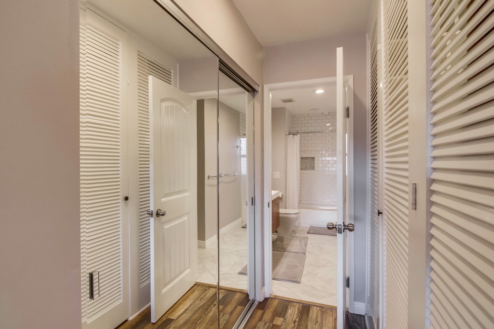 Virtual tour photo 41 of 57 for 3204 Loma Riviera Dr