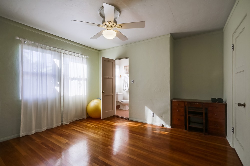 Virtual tour photo 34 of 60 for 3205 Hawthorn Street