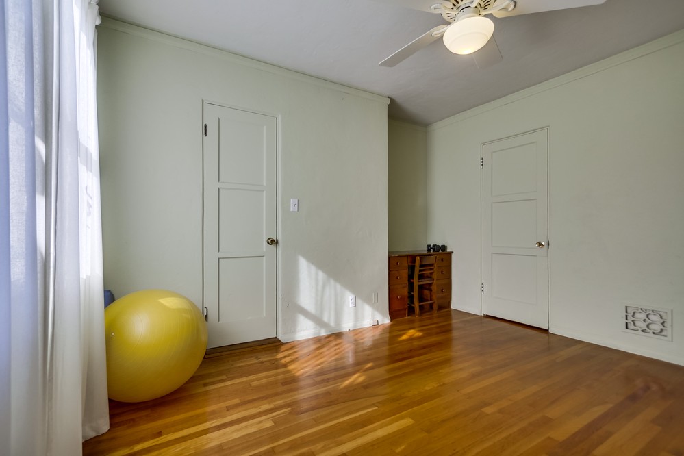 Virtual tour photo 36 of 60 for 3205 Hawthorn Street