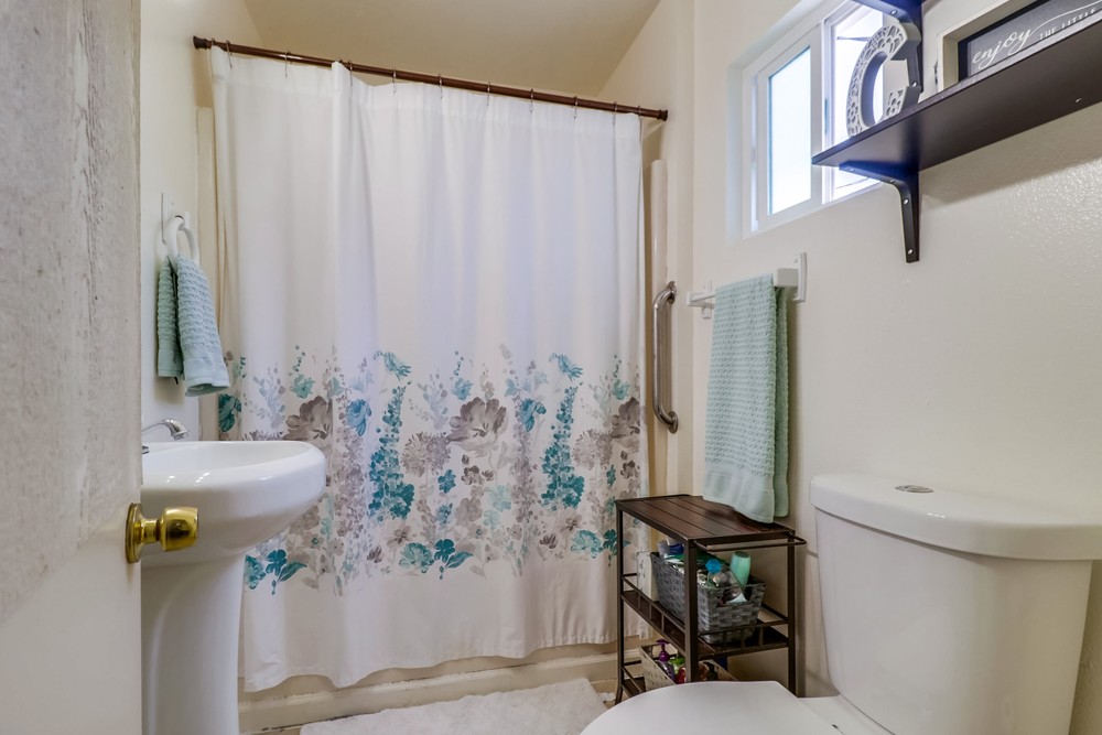 Virtual tour photo 29 of 45 for 3206-3208 van dyke ave