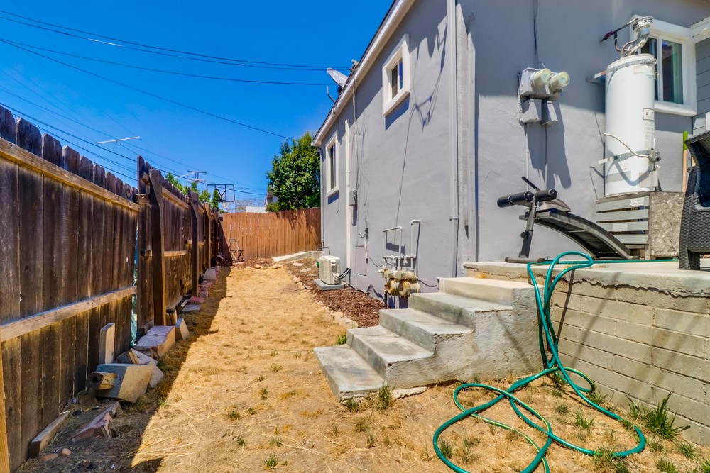 Virtual tour photo 40 of 45 for 3206-3208 van dyke ave