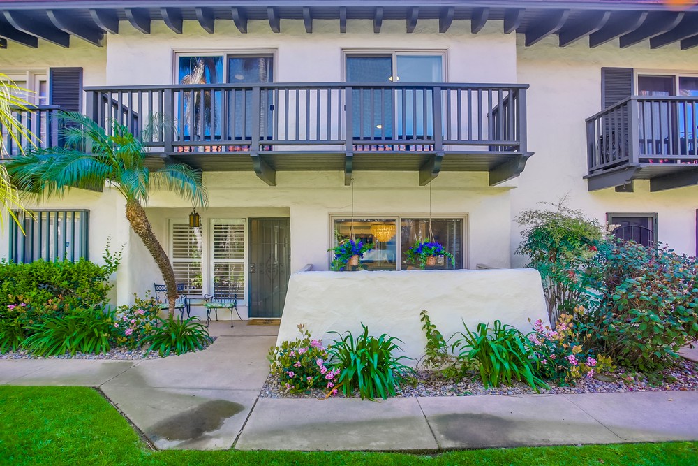 Virtual tour photo 5 of 56 for 3208 Loma Riviera Dr
