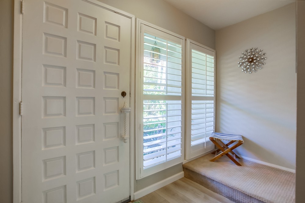 Virtual tour photo 8 of 56 for 3208 Loma Riviera Dr