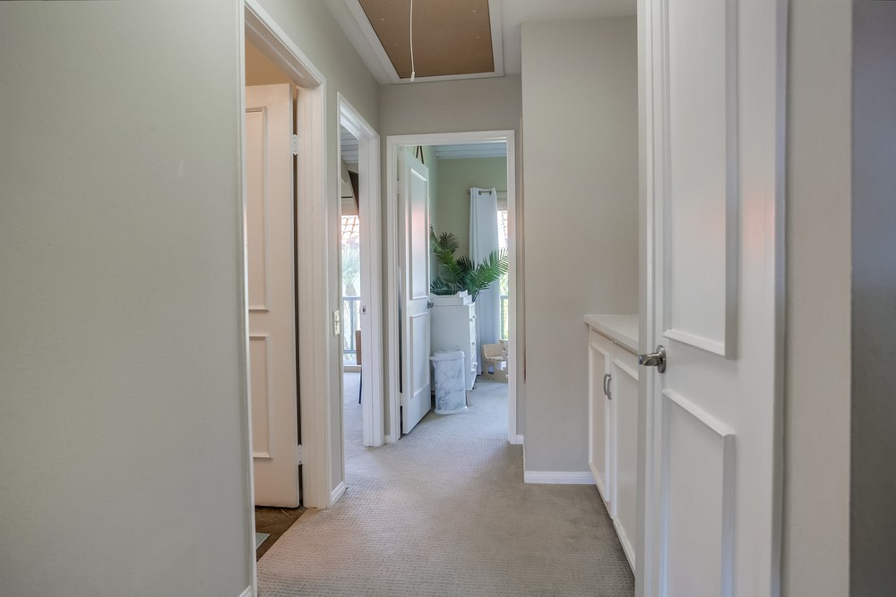 Virtual tour photo 10 of 56 for 3208 Loma Riviera Dr