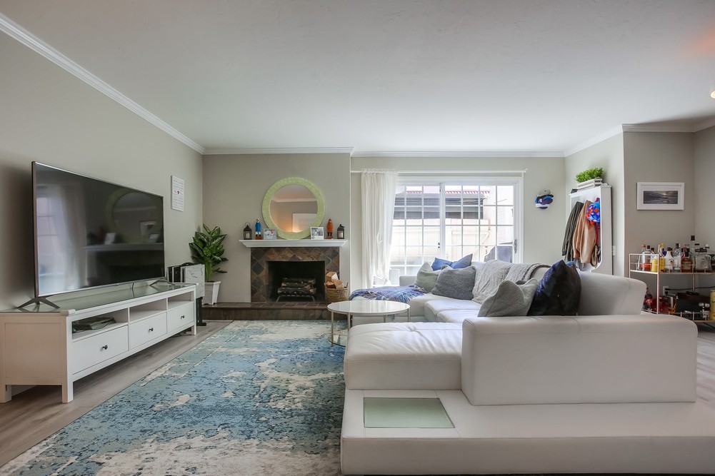 Virtual tour photo 11 of 56 for 3208 Loma Riviera Dr