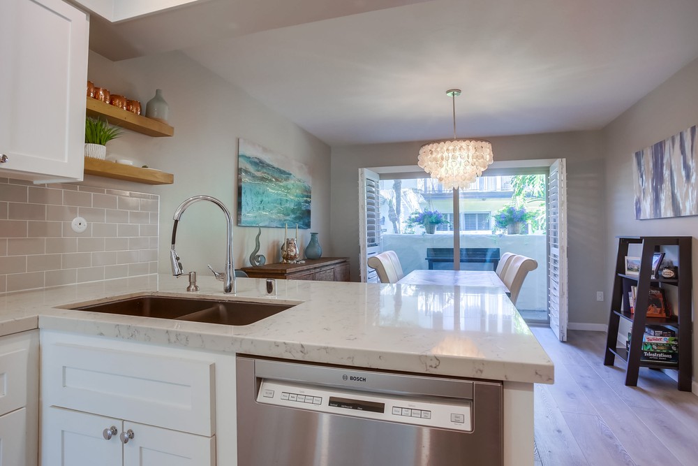 Virtual tour photo 18 of 56 for 3208 Loma Riviera Dr