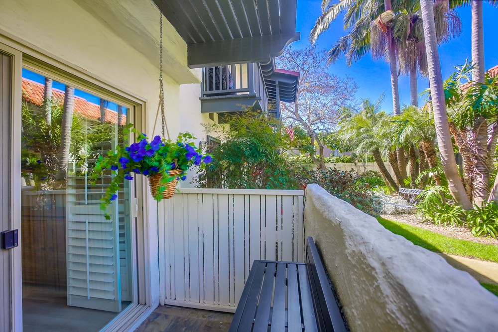Virtual tour photo 28 of 56 for 3208 Loma Riviera Dr