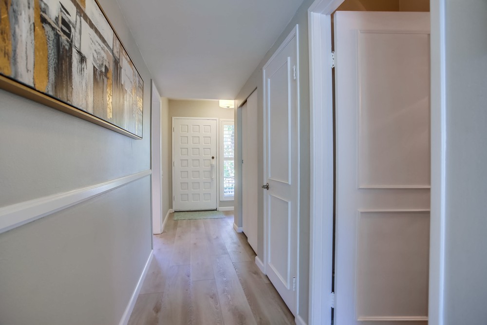 Virtual tour photo 43 of 56 for 3208 Loma Riviera Dr