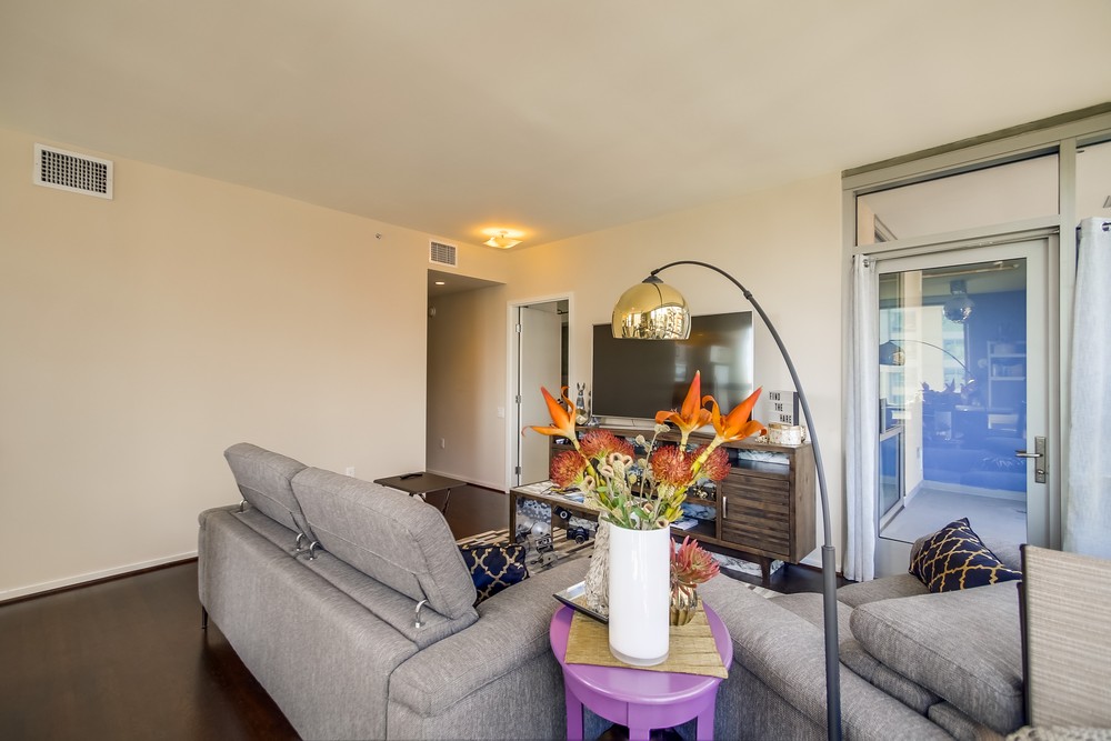 Virtual tour photo 18 of 73 for 321 10th Ave #907