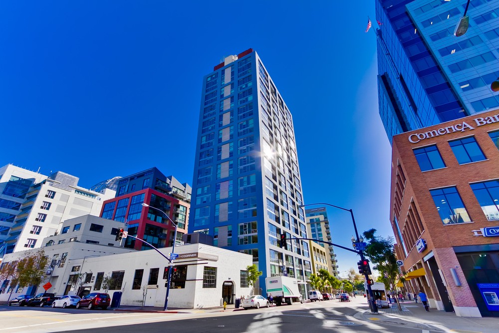 Virtual tour photo 1 of 73 for 321 10th Ave #907