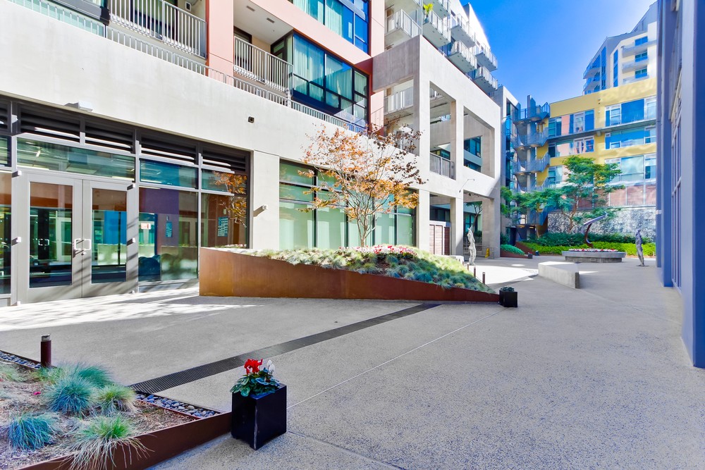 Virtual tour photo 7 of 73 for 321 10th Ave #907